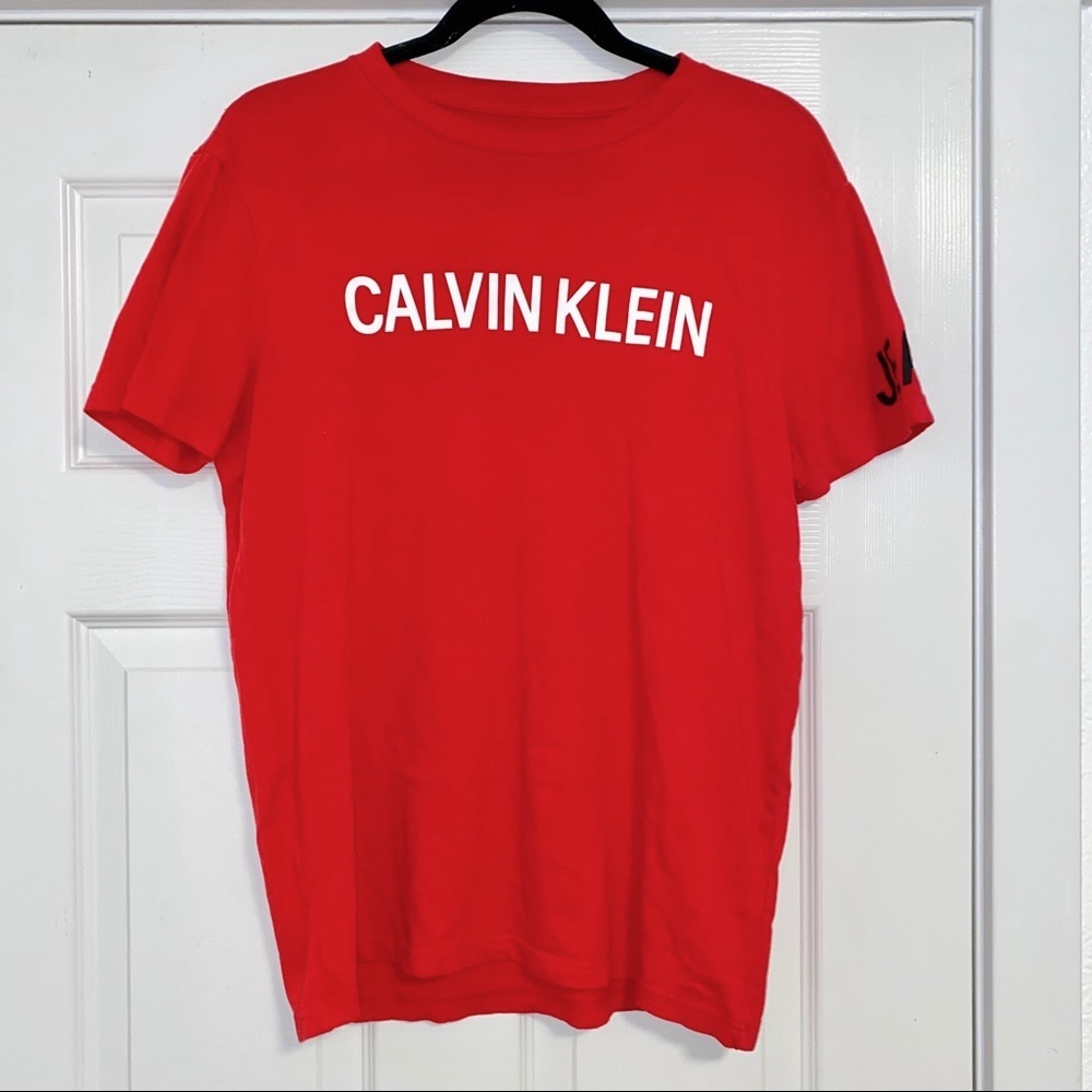 Calvin Klein Printed Logo T-Shirt Short Sleeves Red Women’s Size Small NWOT